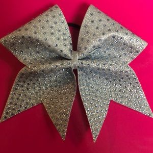 Cheer bow